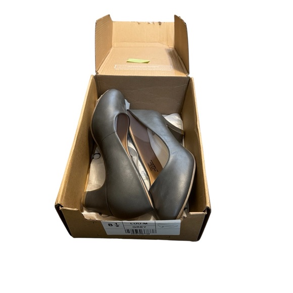 Journee Collection LUU-m Grey Pumps SZ 8.5 NEW - Picture 3 of 11